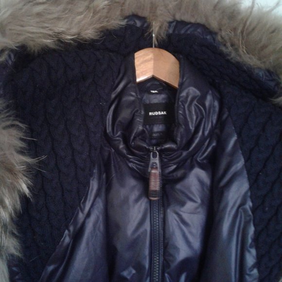 Rudsak woman winter coat size m/lg reall fur , new ,  leather belt, dark  blue - Picture 11 of 11